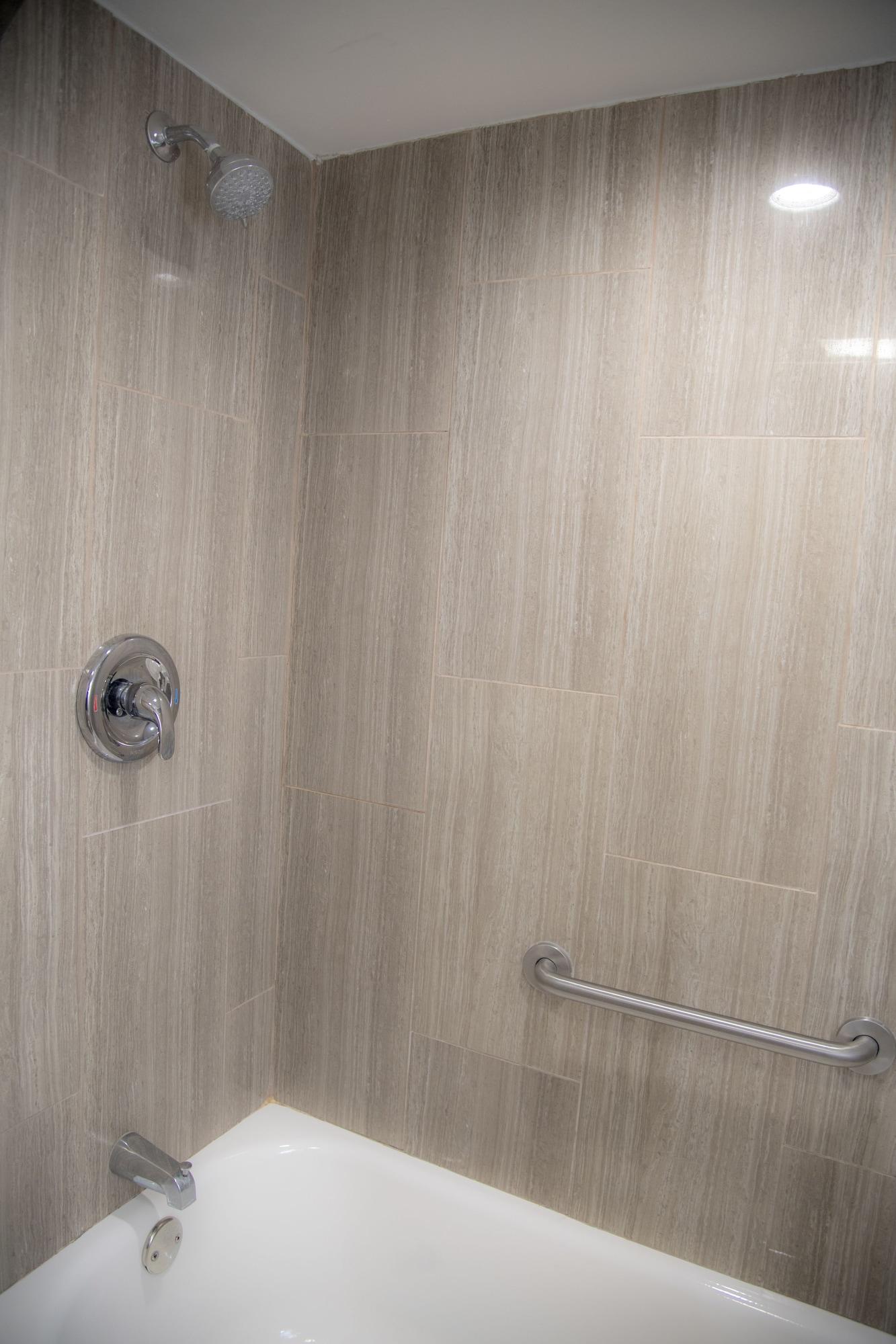 Howard Johnson By Wyndham Allentown/Dorney Hotel & Suites מראה חיצוני תמונה