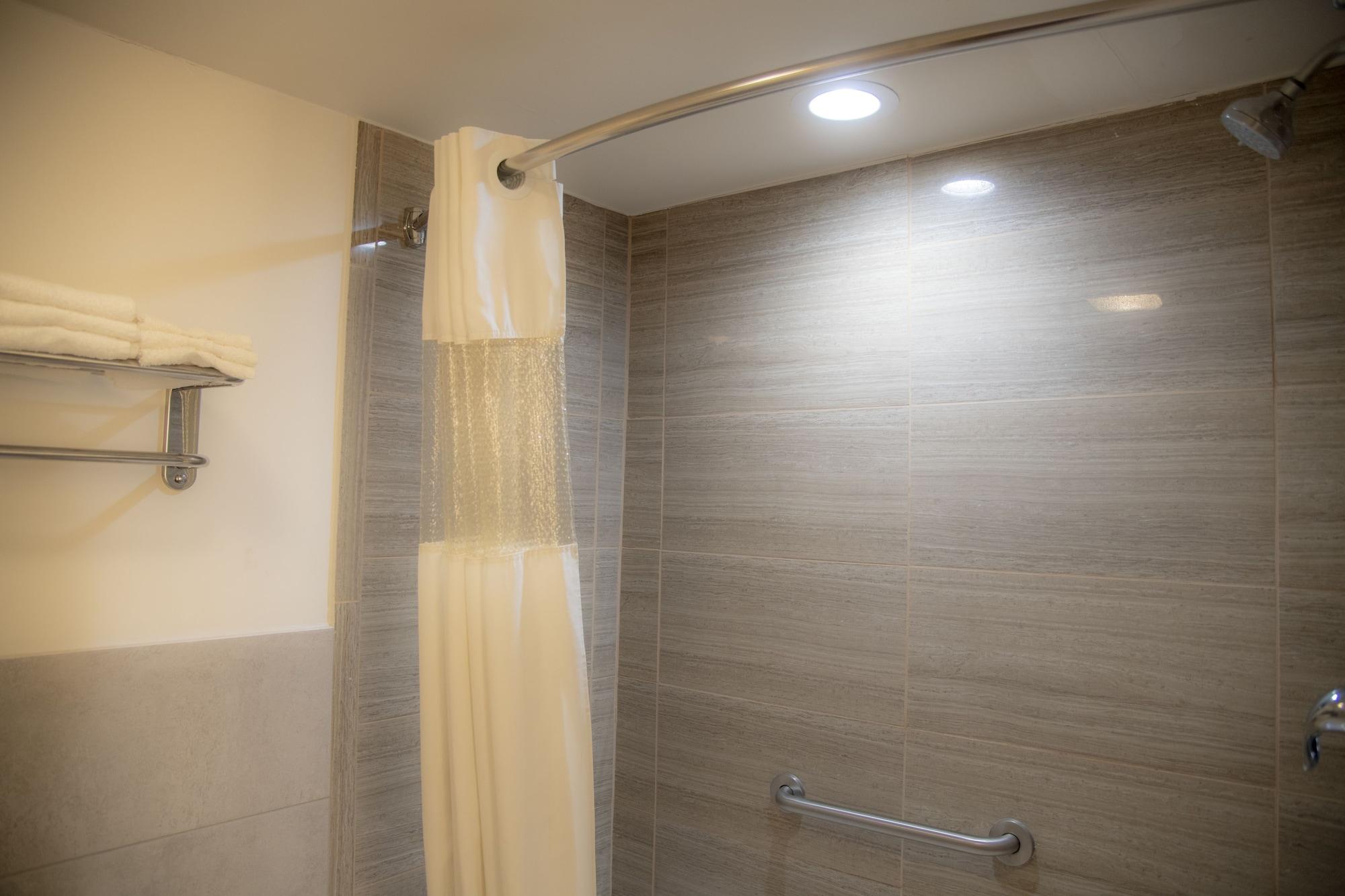 Howard Johnson By Wyndham Allentown/Dorney Hotel & Suites מראה חיצוני תמונה